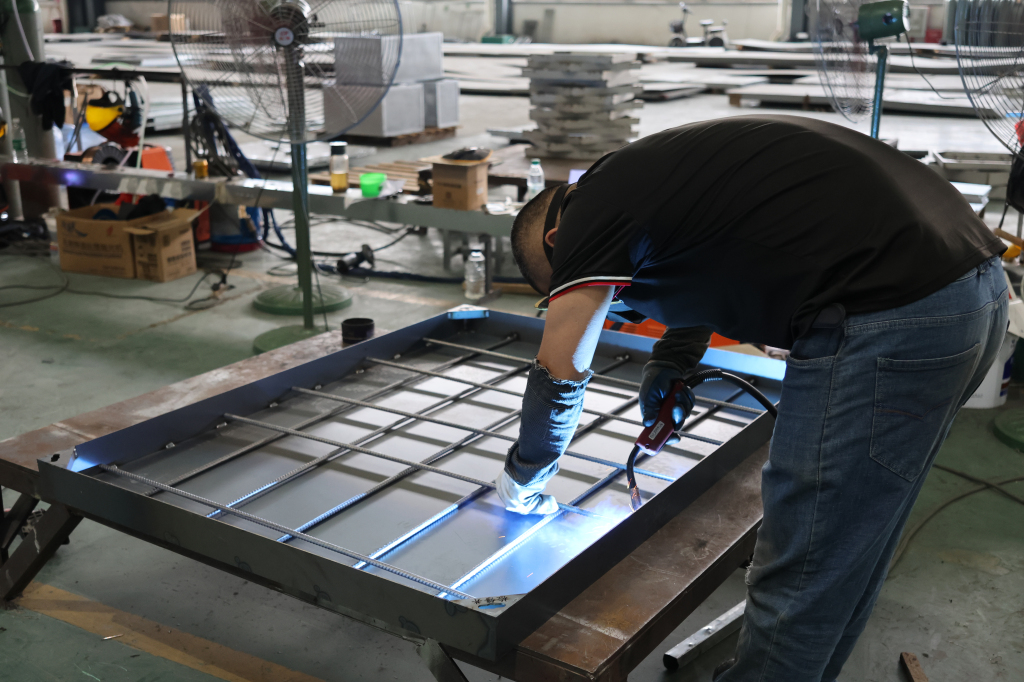 不锈钢隐形井盖厂家直销