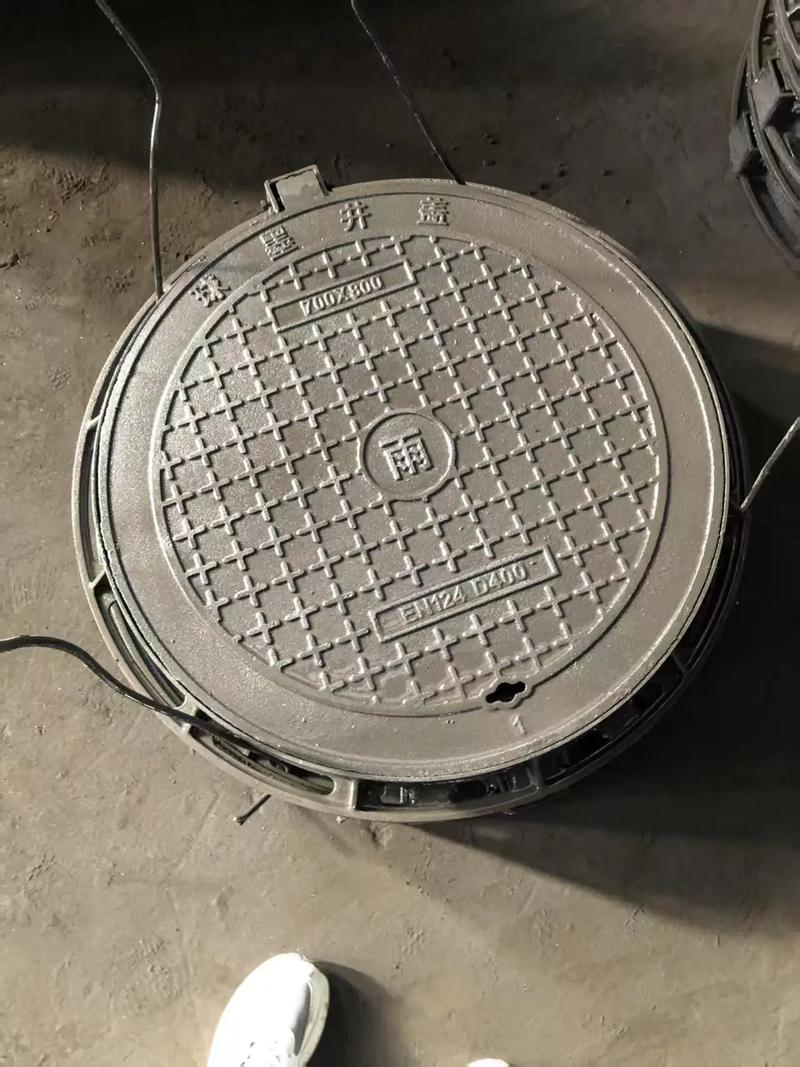 铸铁井盖