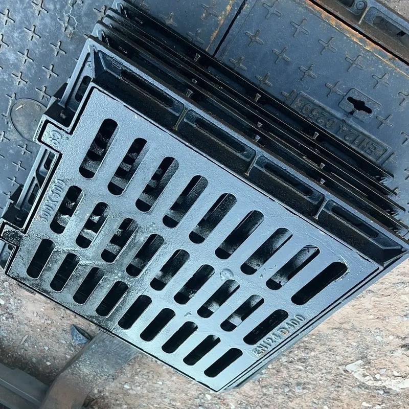 500*500球墨铸铁套篦D400：承重耐用，适配多场景排水需求