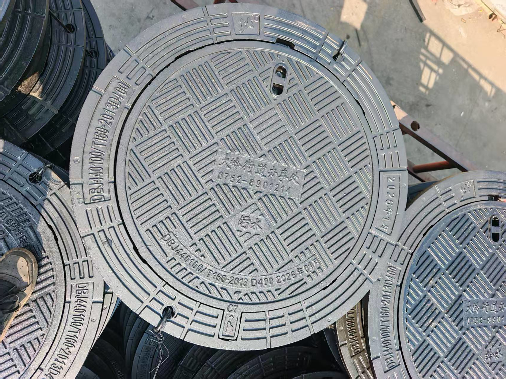 惠州球墨铸铁防沉降井盖 惠州球墨铸铁防沉降井盖