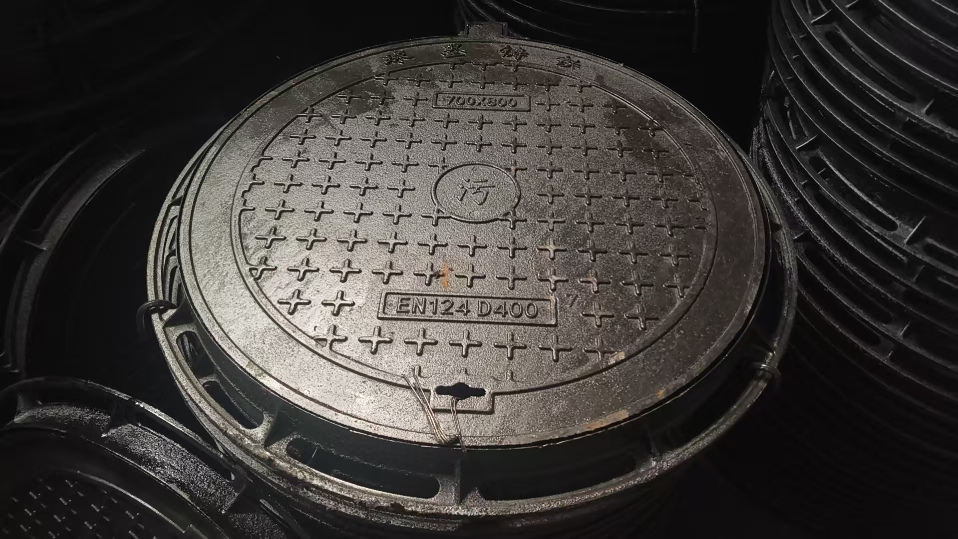 重投井盖 700*800 球墨铸铁圆井 D400 市政重载专用井盖