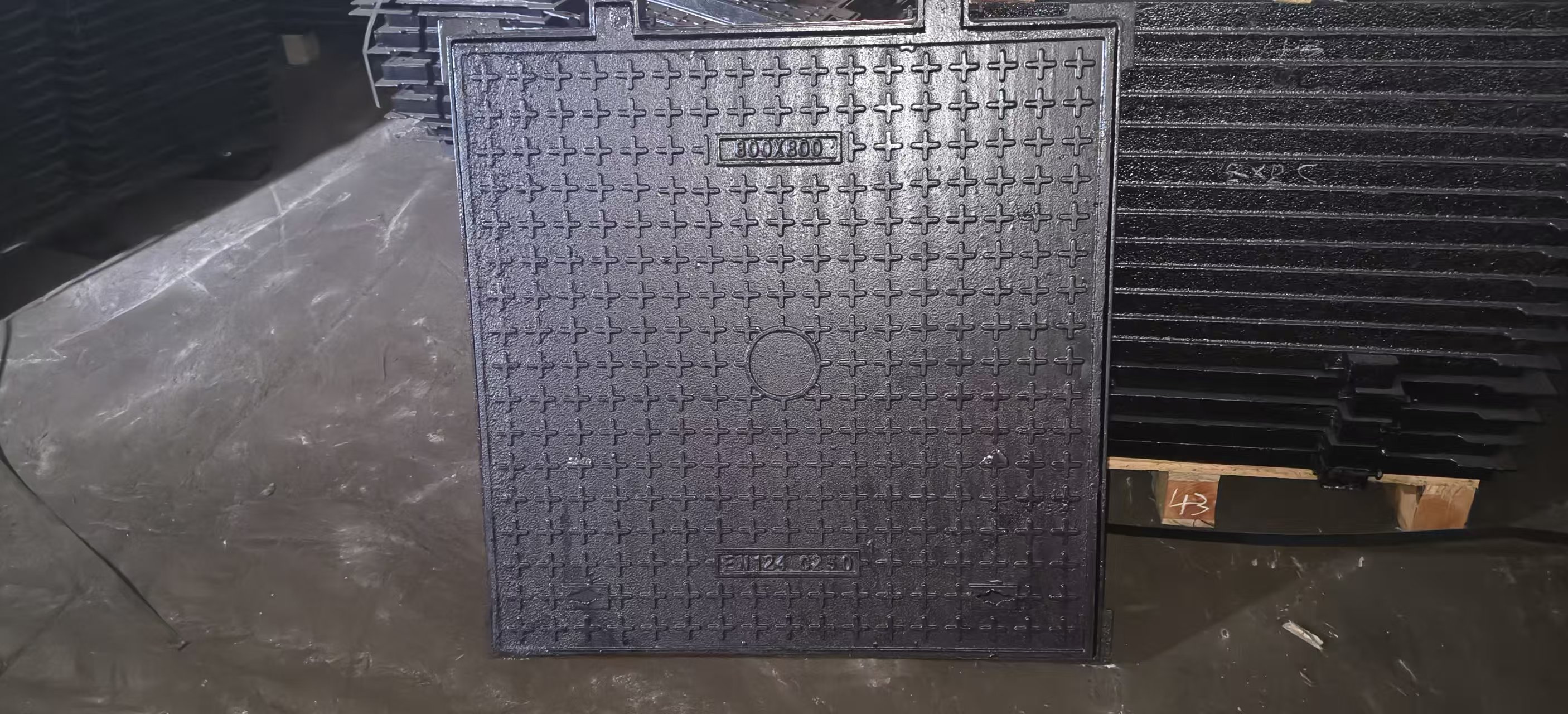 广东重投井盖 800*800球墨铸铁方井C250 源头厂家直供 多场景适配