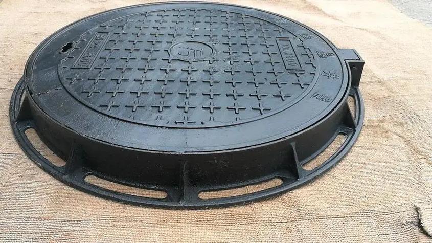 珠海铸铁井盖厂家直供：重投井盖，筑牢湾区滨海城市安全根基
