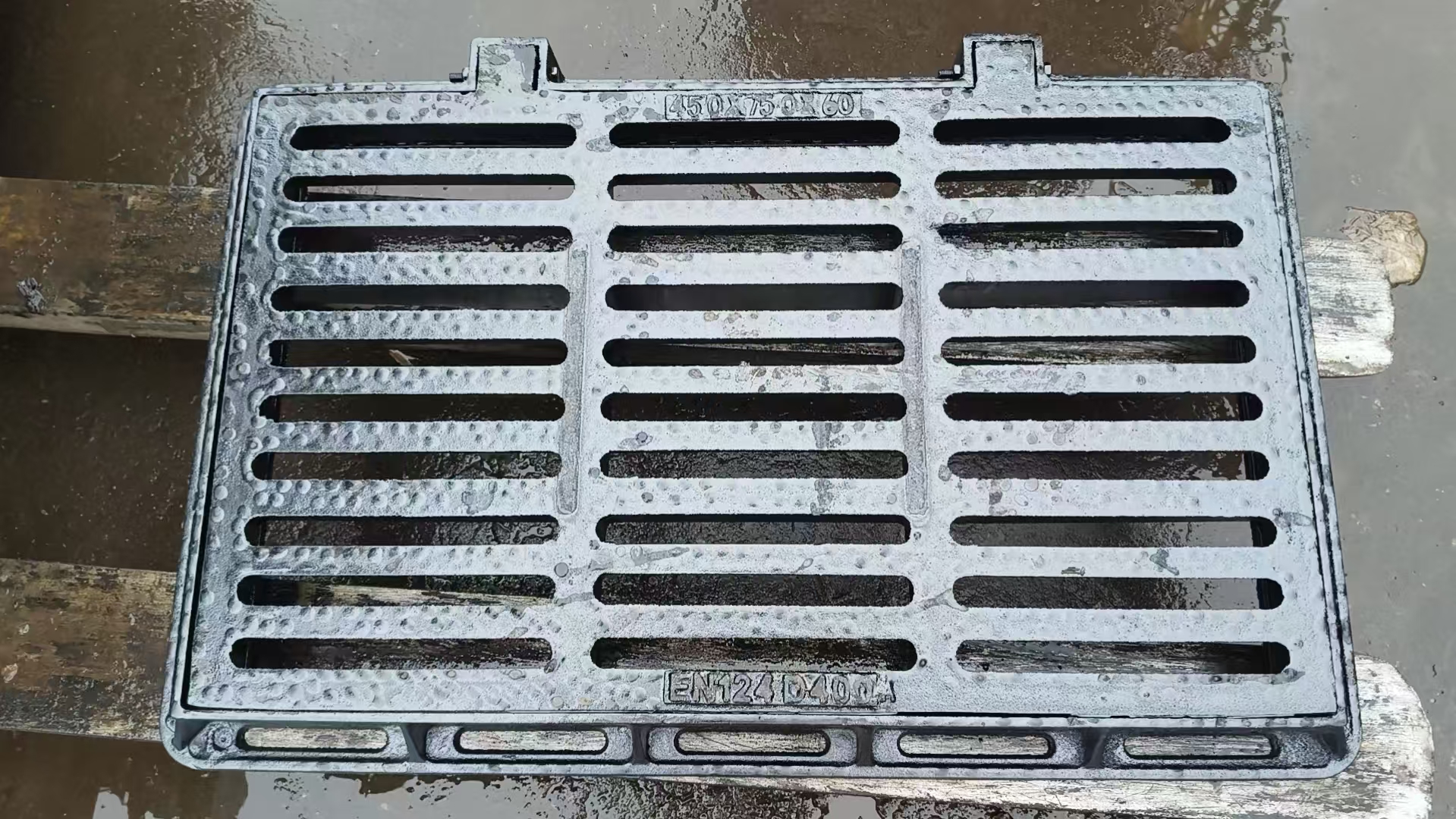 广东重投井盖厂家｜450*750球墨铸铁雨水套篦D400 市政道路专用